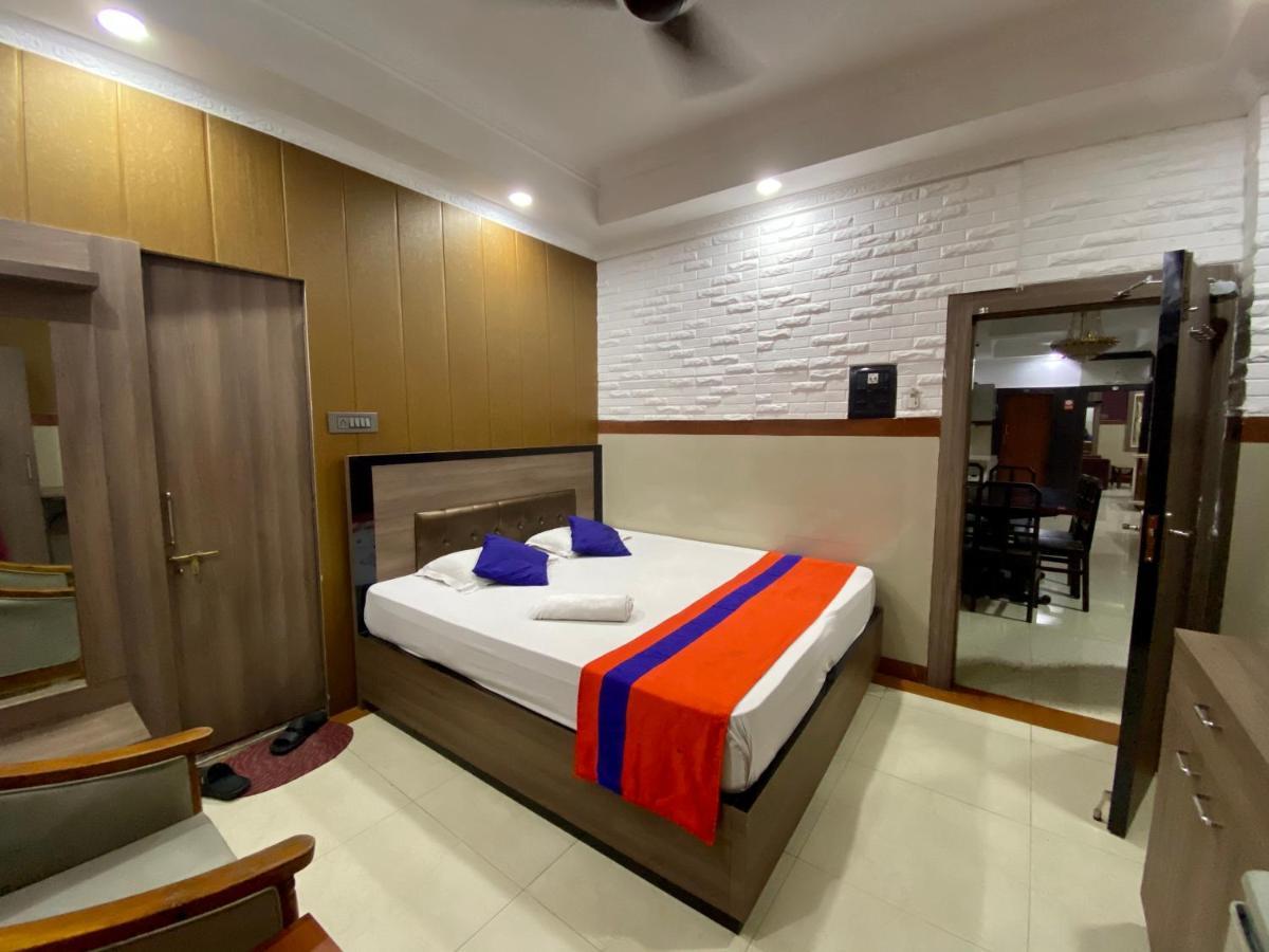Vinayak Guest House Колката Екстериор снимка